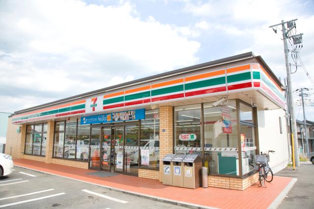 コンビニ　セブン－イレブン 大阪福島７丁目店（コンビニ）まで60m