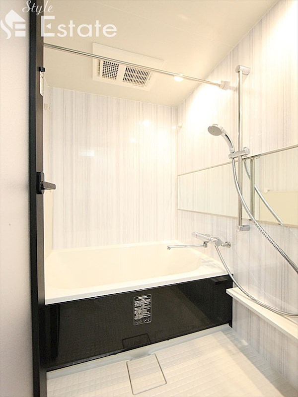 バス・シャワールーム　バスルーム