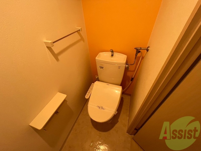 トイレ　シャワートイレになっているので快適です！