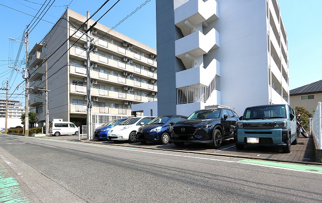 その他　敷地内駐車場も空いています