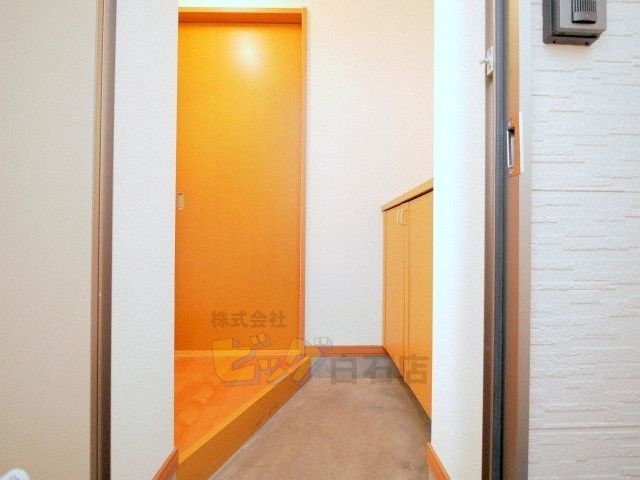 玄関　広々とした玄関です♪