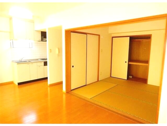 居室・リビング　開放感のあるゆったりとしたお部屋です♪