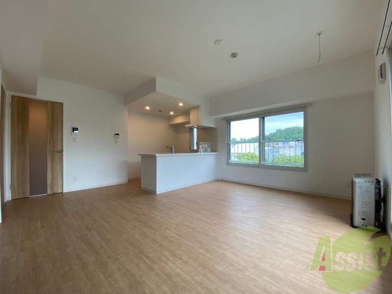 居室・リビング　広くてきれいなリビングです！快適に過ごせそうですね。