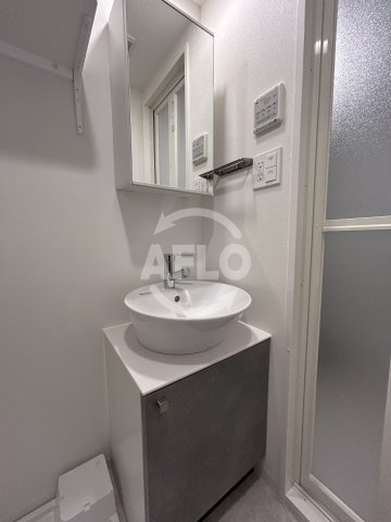 洗面設備　エスリードレジデンス ザ・グラン大阪ノア　洗面台