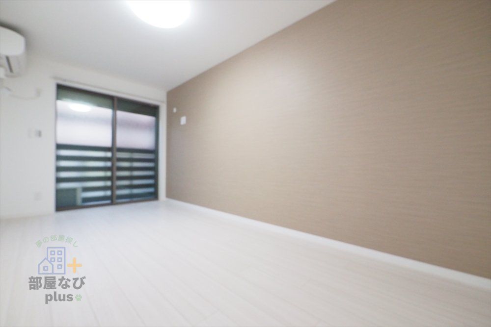 居室・リビング　※他号室写真です