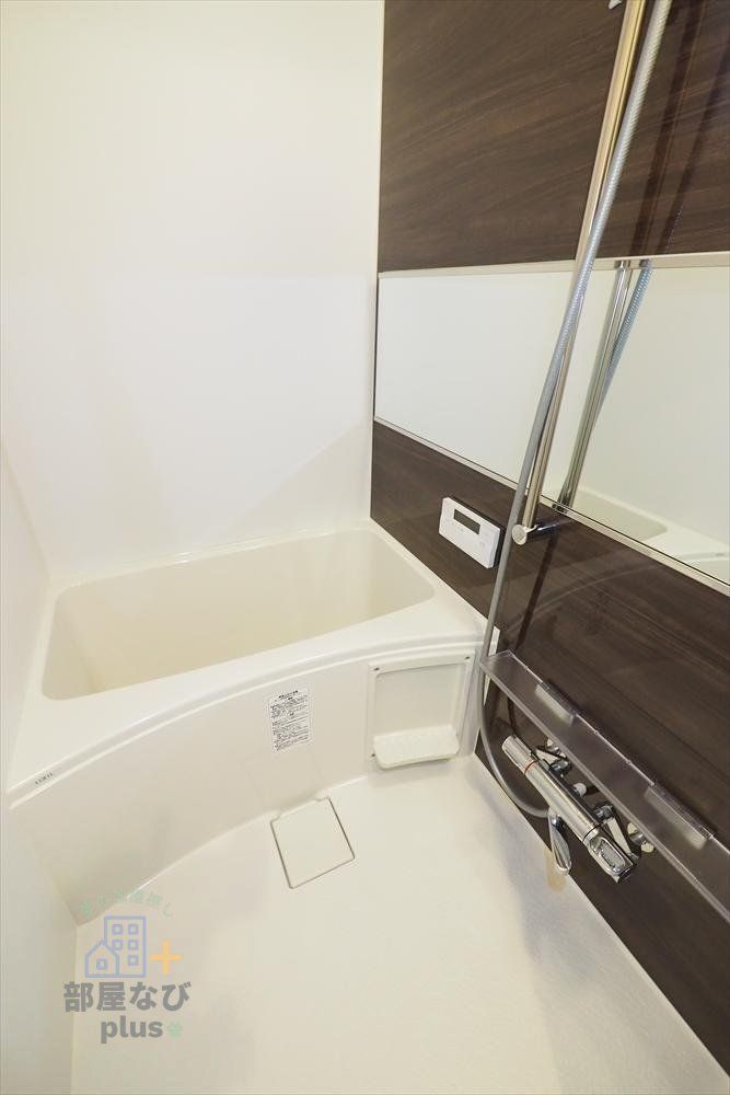 バス・シャワールーム　※他号室写真です