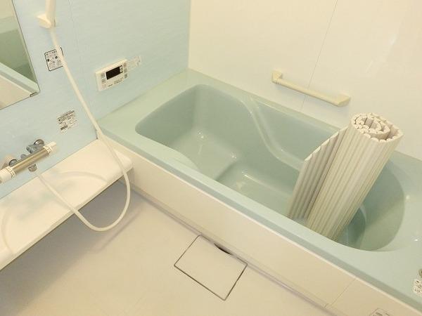 バス・シャワールーム　一坪浴槽！追い焚き機能！