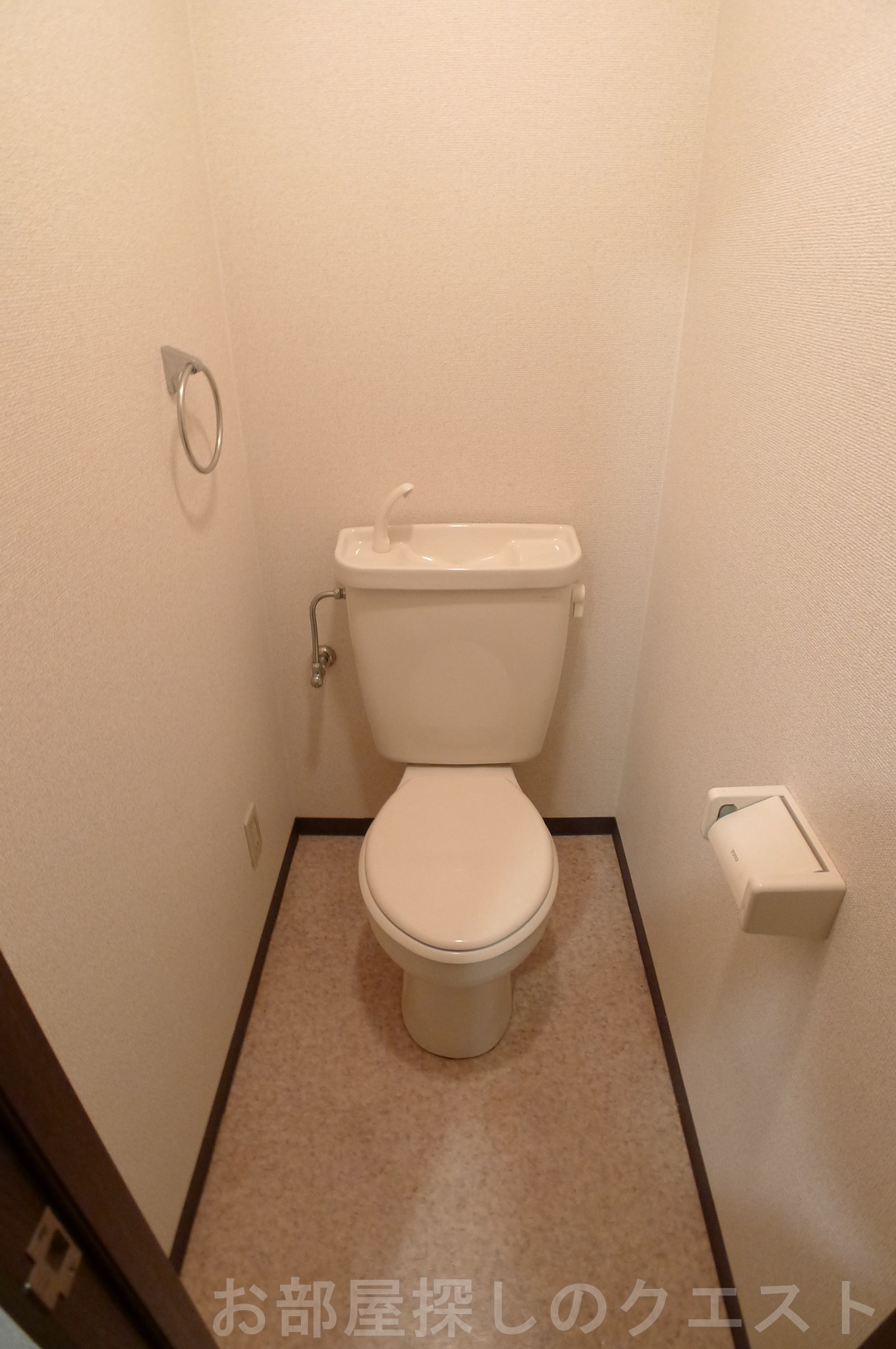 トイレ　（写真は同タイプ）