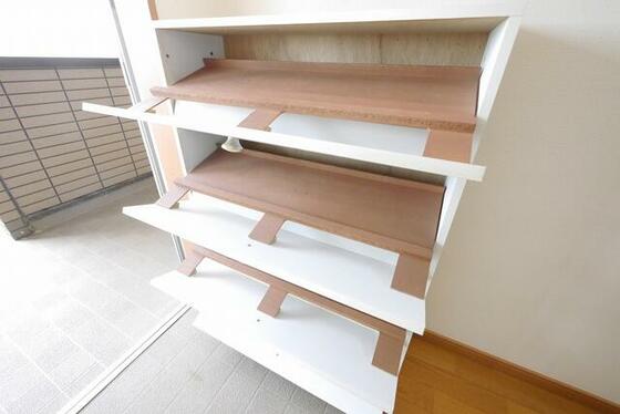 玄関　シューズボックス