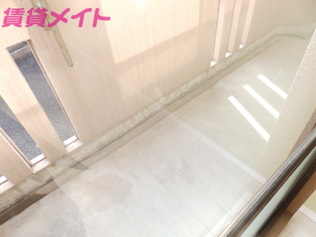 バルコニー　同物件別部屋