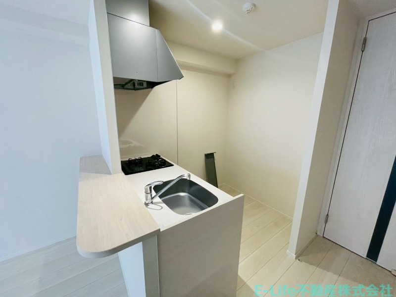 エントランス　洋間