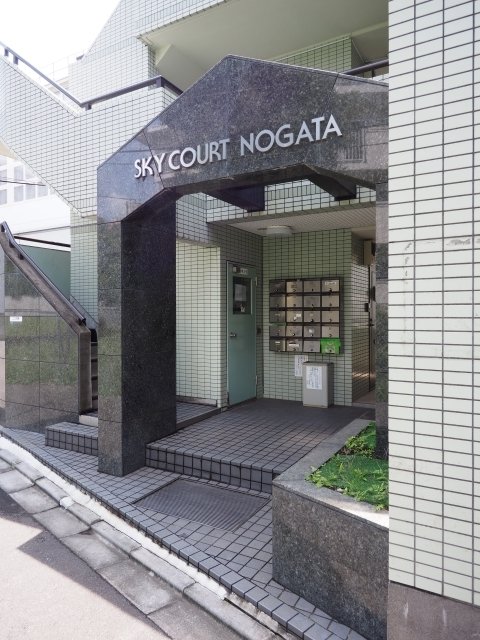 エントランス　清潔なエントランスです