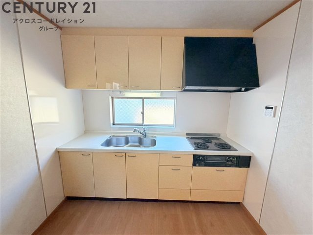キッチン　コンパクトなキッチンで掃除もラクラク