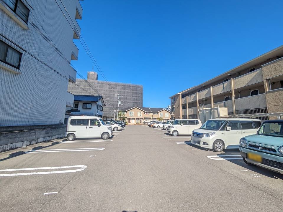 駐車場　駐車場