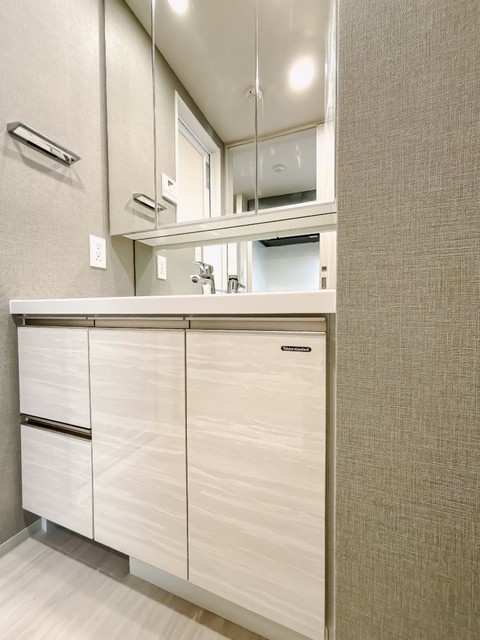 洗面設備　※写真は同タイプ住戸です。