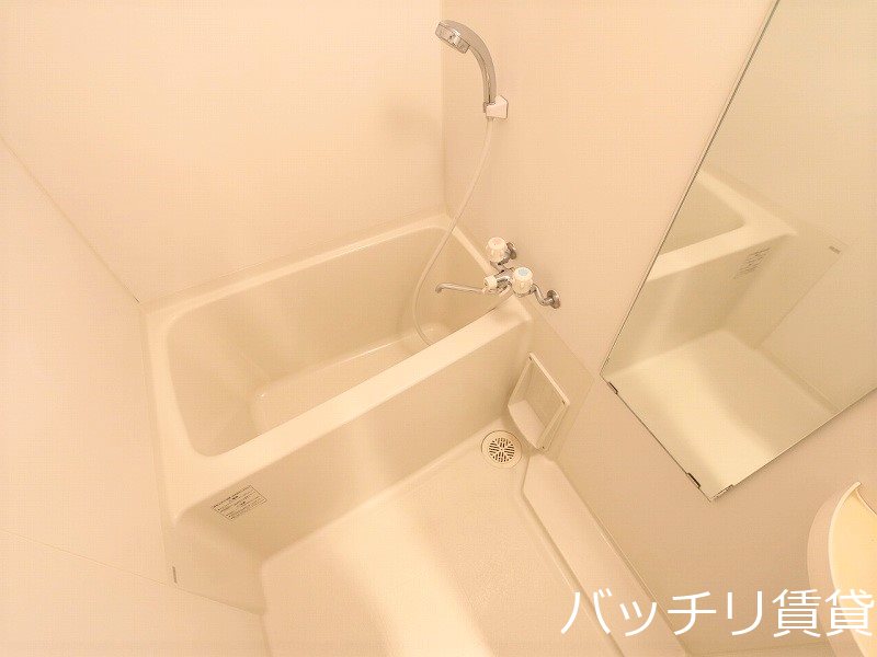 バス・シャワールーム　類似写真使用のため、現状優先。