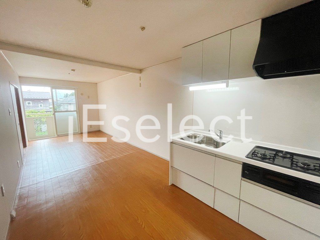 居室・リビング　広々開放的なリビングです♪