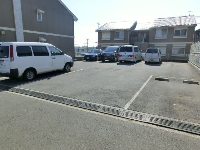 駐車場　駐車場もちろんあります。