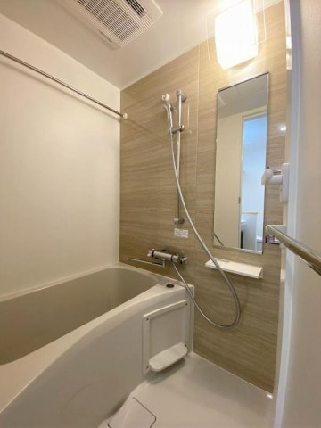 バス・シャワールーム　バスルーム