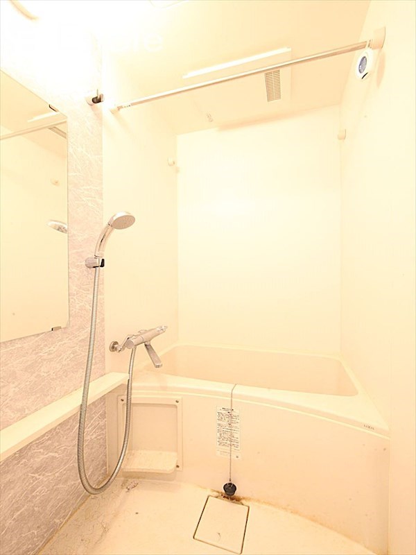 バス・シャワールーム　バスルーム