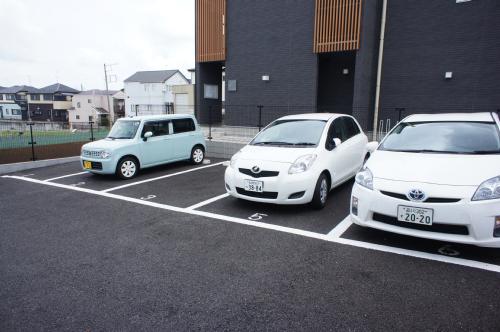 駐車場　敷地内に駐車場有り