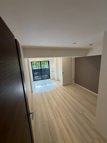 居室・リビング　コンパクトで使いやすい洋室です