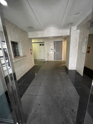 ロビー　建物の内部です