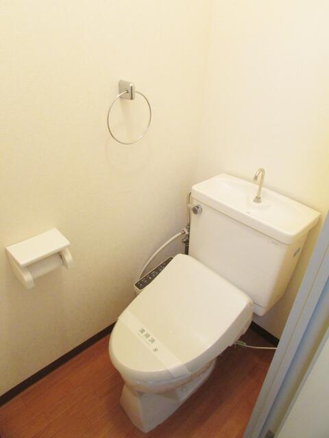 トイレ　温水洗浄便座付のトイレ♪