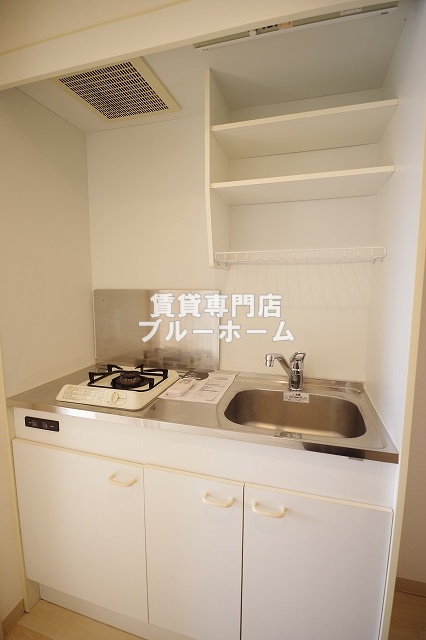 キッチン　収納付きのシステムキッチン！