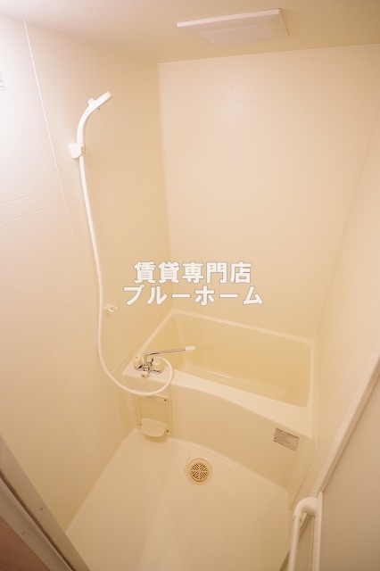 バス・シャワールーム　ピカピカのお風呂！