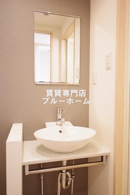 洗面設備　オシャレな独立洗面台！