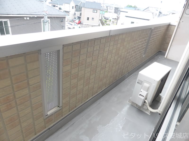 バルコニー　同物件別部屋