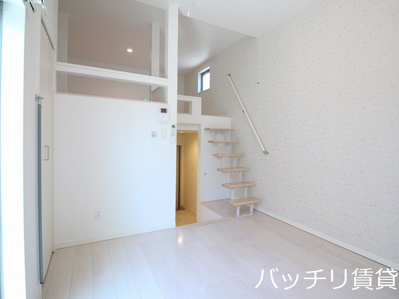 居室・リビング　同型タイプの為、現状を優先致します。