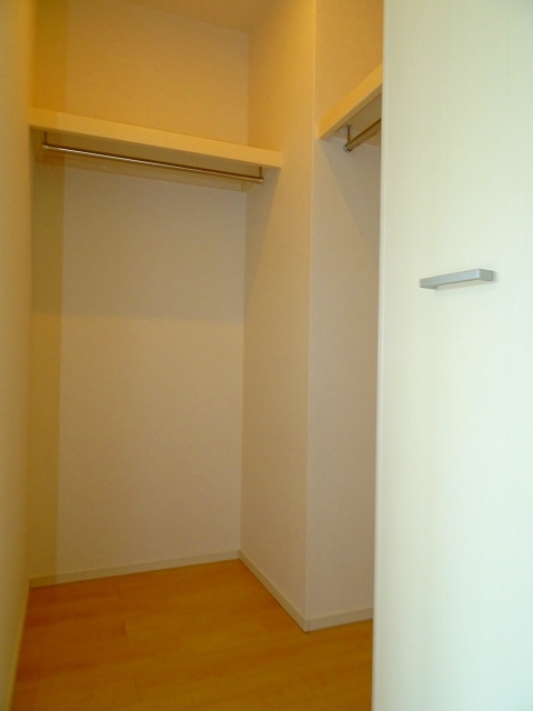 収納　たっぷり収納ウォークインクローゼット