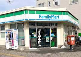 コンビニ　ファミリーマート 東海大学品川キャンパス/S店（コンビニ）まで1m