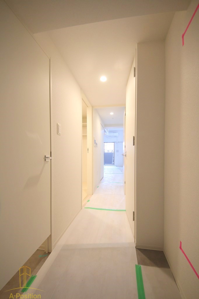 玄関　セレニテ本町東リアン