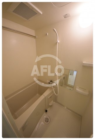 バス・シャワールーム　ヴィラ・セレーノ玉造本町　浴室