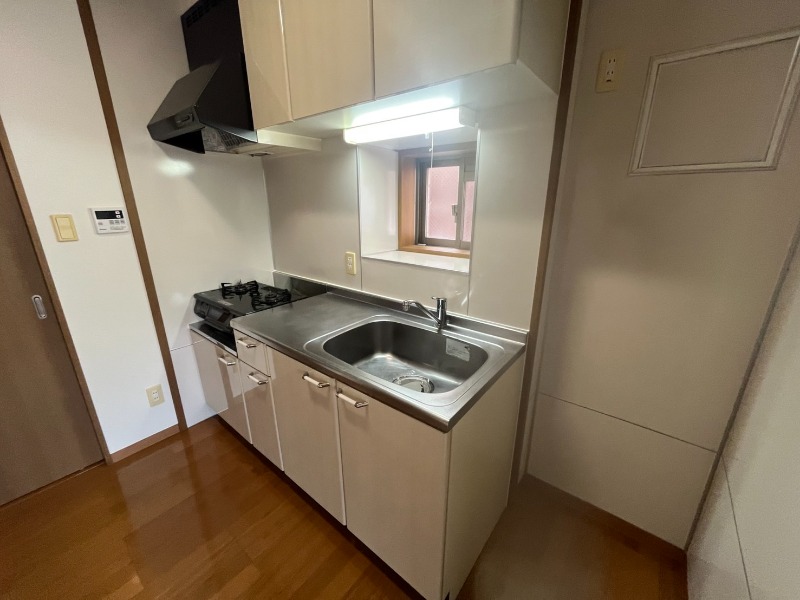 キッチン　※別部屋参考写真