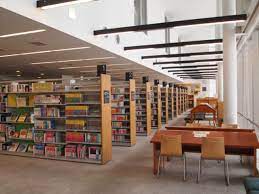 図書館　渋谷区立こもれび大和田図書館（図書館）まで523m