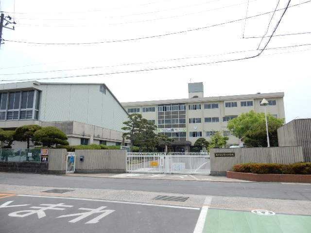 小学校　岡山市立中山小学校（小学校）まで641m