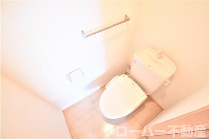 トイレ　温水洗浄暖房便座