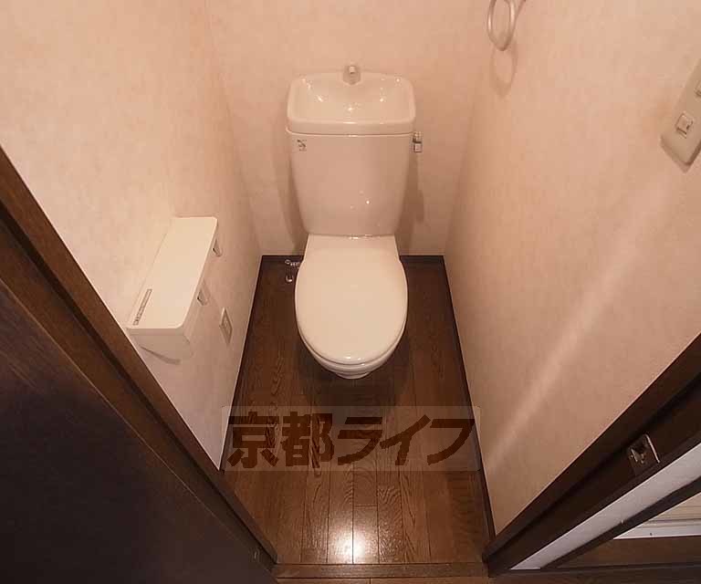 トイレ　清潔感のある洋式トイレです。