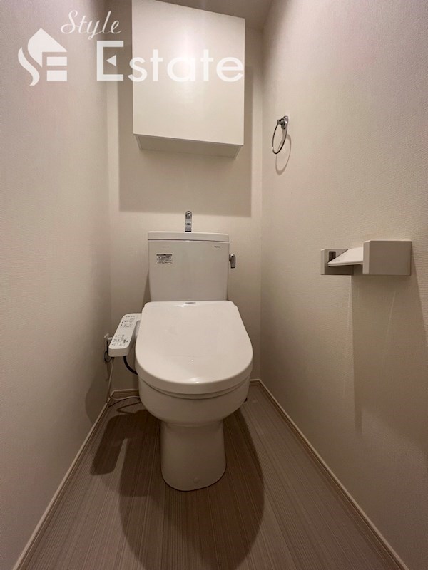 トイレ　温水洗浄便座付きトイレ