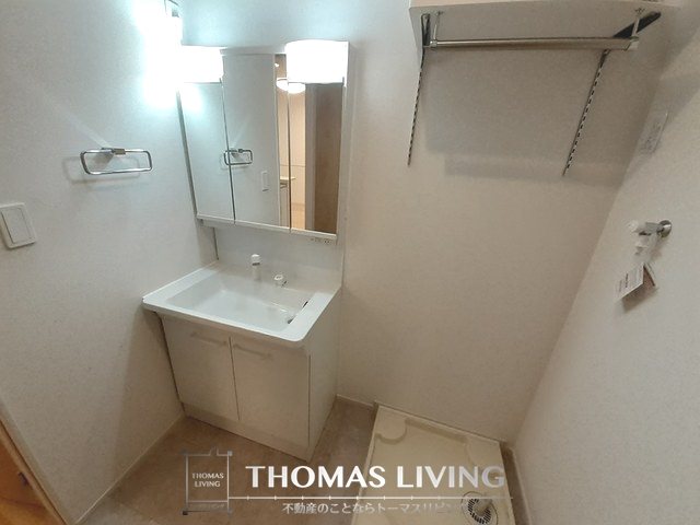 洗面設備　独立洗面台御座います。