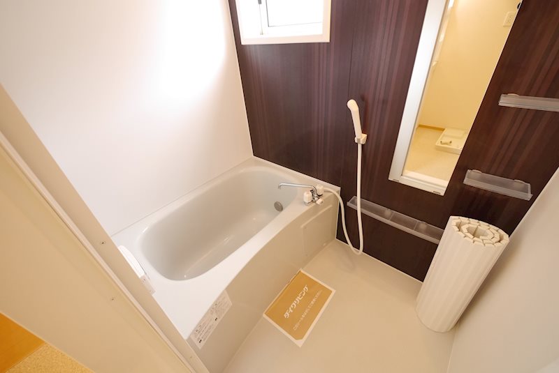 バス・シャワールーム　シャワー・追い焚き給湯