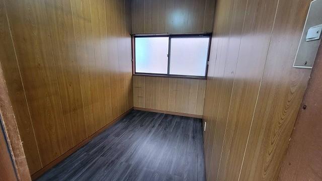 その他部屋・スペース　２階　洋室（３帖）落ち着きのある空間。