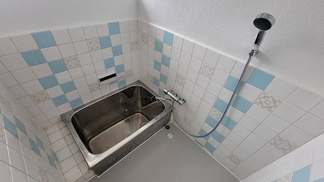 バス・シャワールーム　給湯器リフォーム済みで、お風呂時間がもっと快適に。