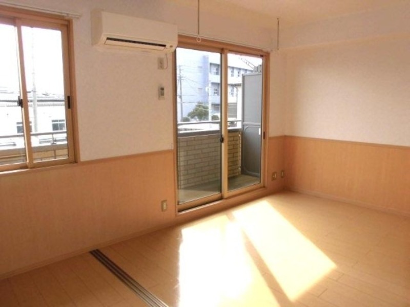 居室・リビング　図面と現状に相違がある場合には現状を優先