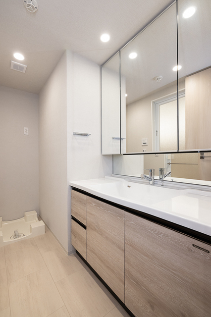 洗面設備　※写真は同タイプ住戸です。