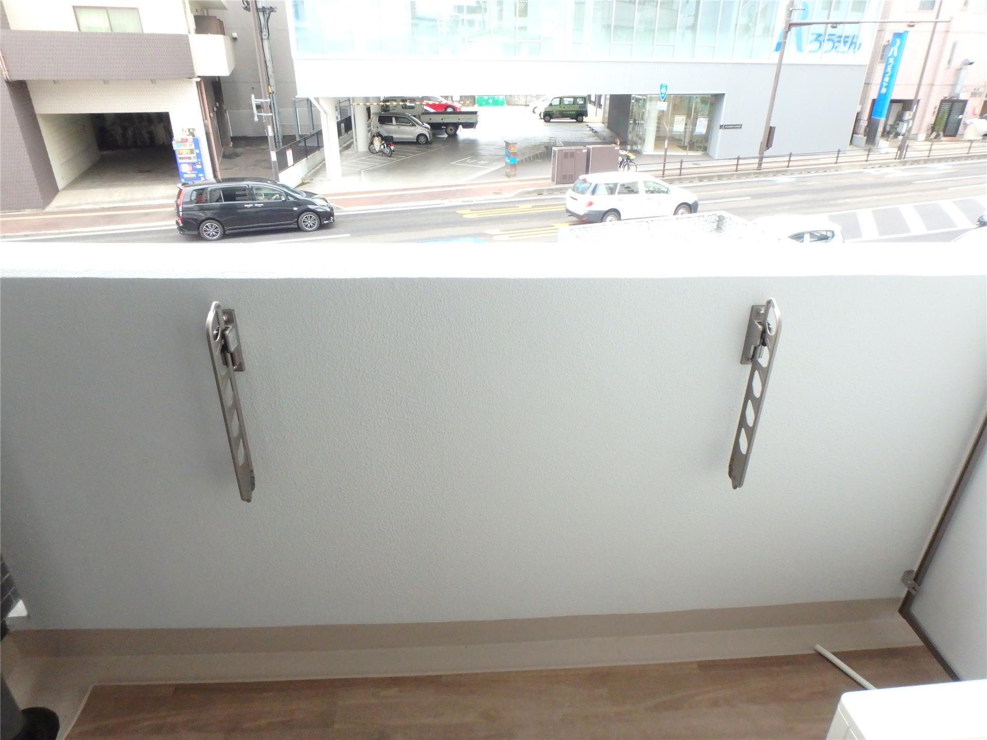 バルコニー　物干し竿が設置出来ます